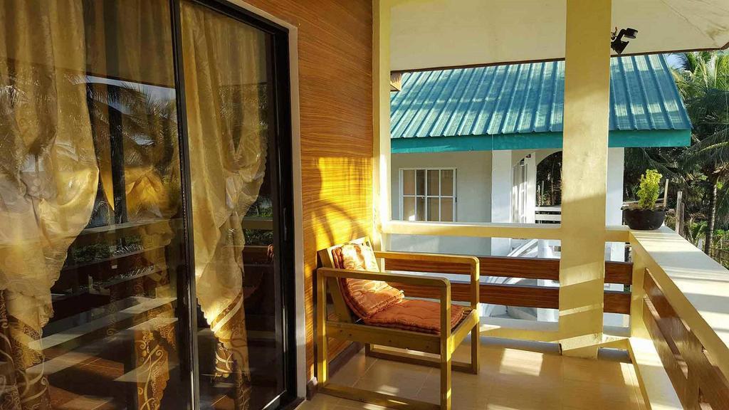 Lanas Beach Resort Romblon Island Habitación foto