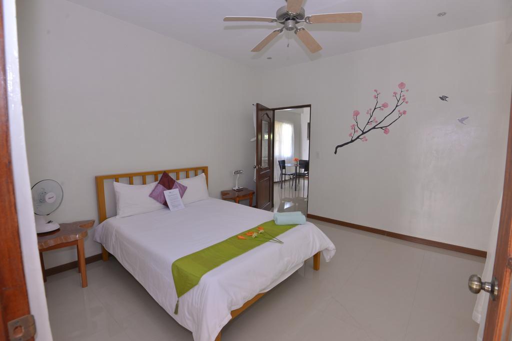 Lanas Beach Resort Romblon Island Habitación foto