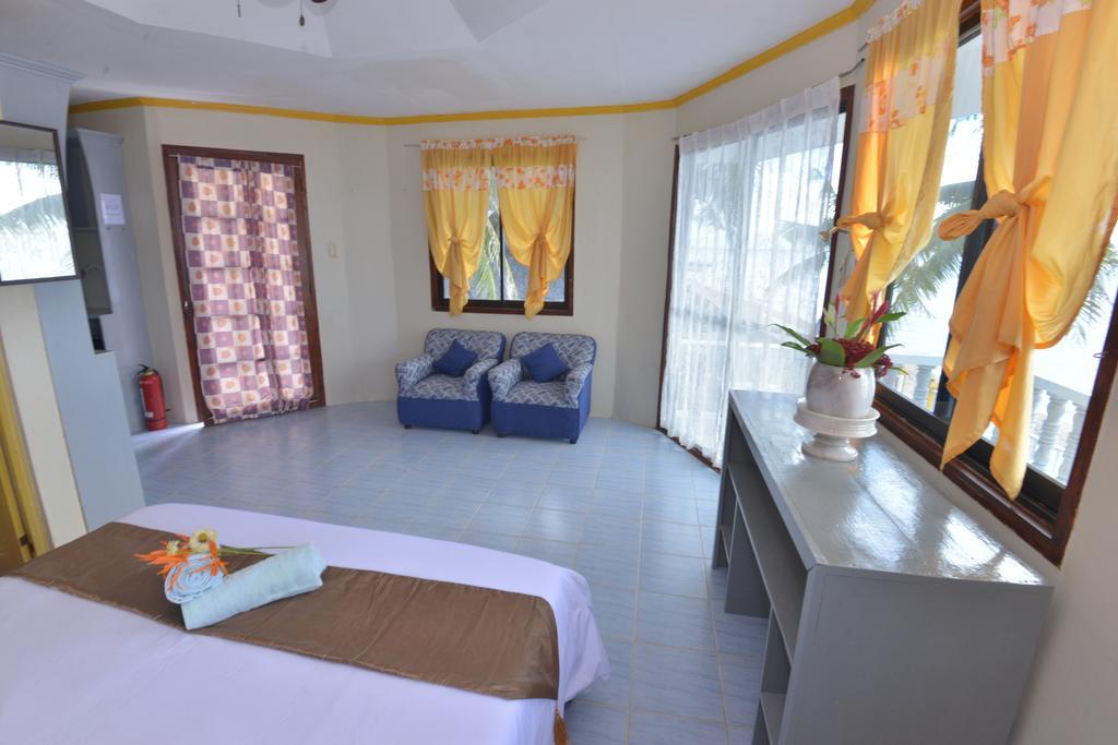 Lanas Beach Resort Romblon Island Habitación foto