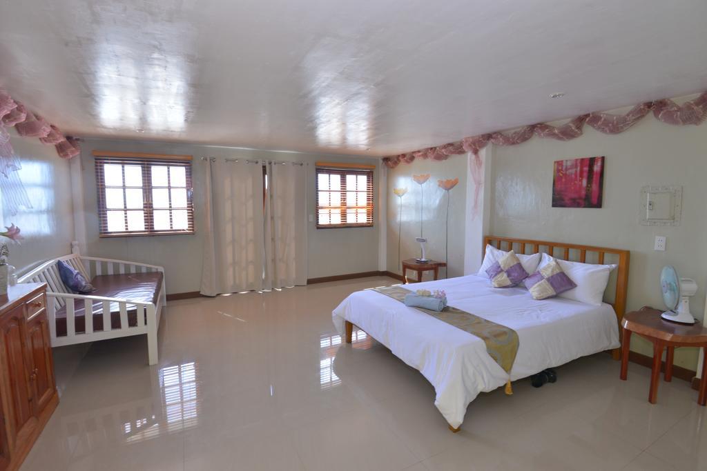Lanas Beach Resort Romblon Island Habitación foto