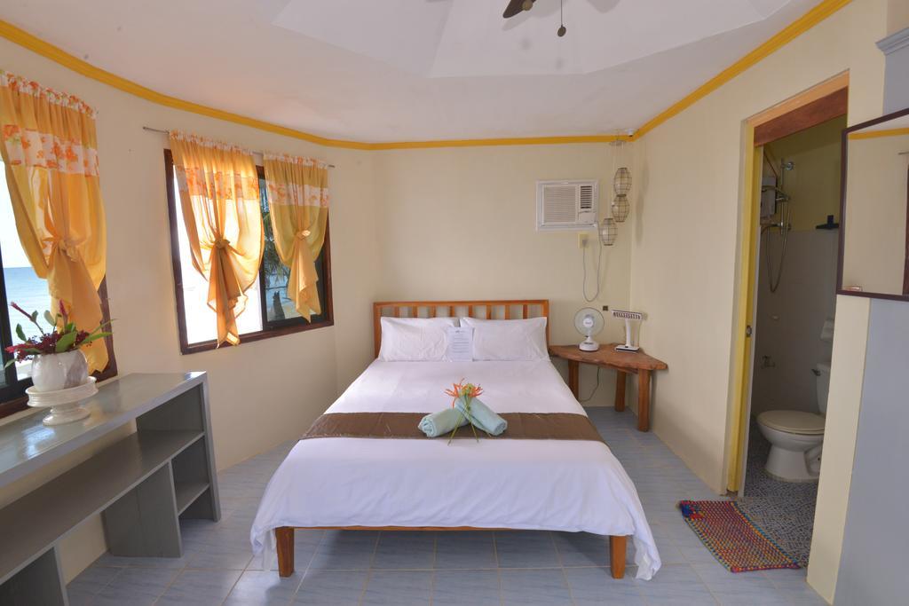 Lanas Beach Resort Romblon Island Habitación foto