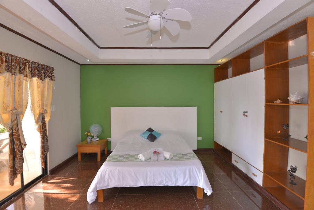 Lanas Beach Resort Romblon Island Habitación foto