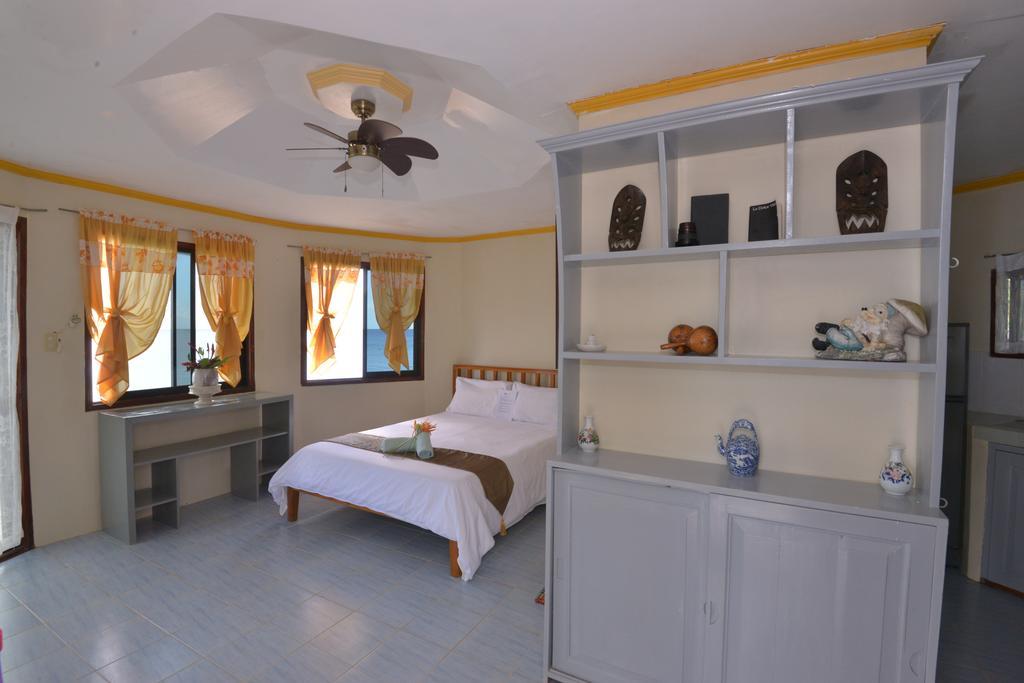Lanas Beach Resort Romblon Island Habitación foto